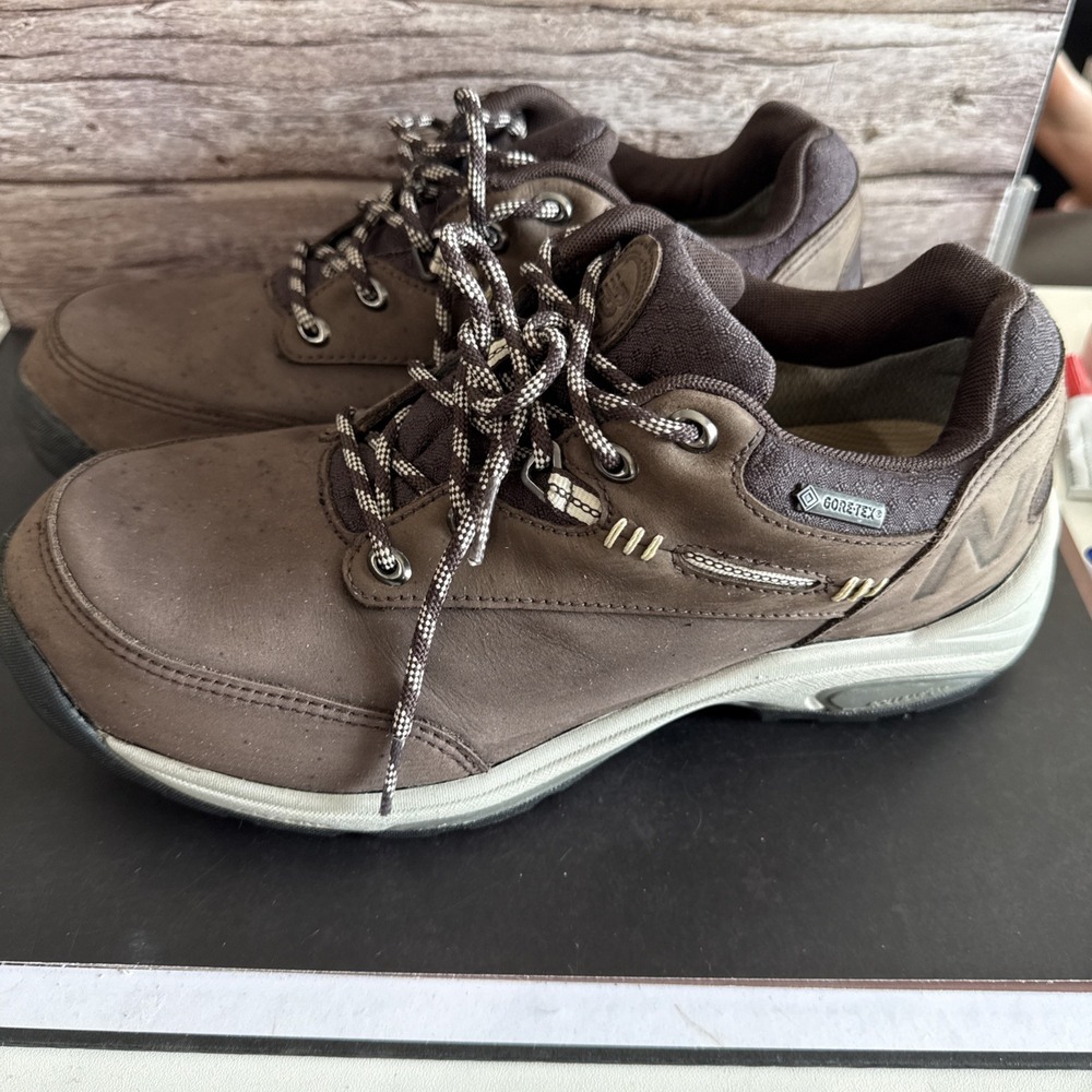 New Balance 1069 Walking Gore-Tex GTX Women's Brown Leather Shoes. Sz 10.5 D